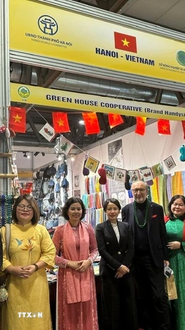 Gian hàng Việt Nam tại Hội chợ. (Ảnh: Dương Hoa/TTXVN)