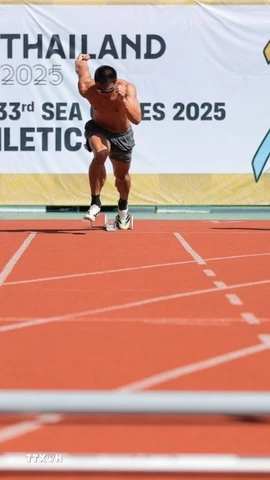 Vận động viên tích cực tập luyện chuẩn bị sẵn sàng cho SEA Games. (Ảnh: Minh Quyết/TTXVN)