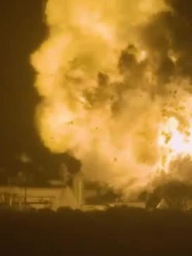 Cận cạnh vụ nổ Tàu vũ trụ của SpaceX đang trong quá trình thử nghiệm