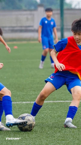 Ngày tập luyện của những “Hiểu Minh, Thanh Nhàn” nhí tại đội U12-PVF 