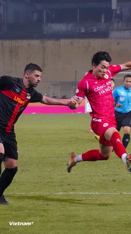 Nhận thẻ đỏ từ sớm, Ninh Bình FC đứt mạch bất bại trước Công an Hà Nội