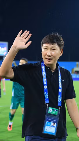 Ông Kim Sang-sik trăn trở gì về hàng phòng ngự trước bán kết ASEAN Cup? 