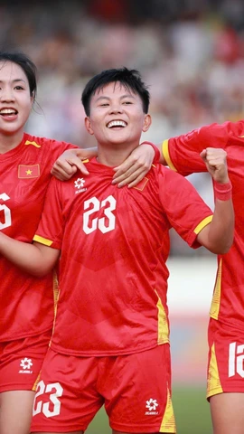 Đội tuyển Nữ Việt Nam giành chiến thắng 2-0 trước đối thủ Myanmar để giành quyền vào bán kết SEA Games 33. (Ảnh: TTXVN)