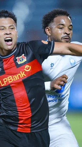 Ninh Bình thua ngược 2-3 trên sân của Thép Xanh Nam Định. (Ảnh: Ninh Bình FC)