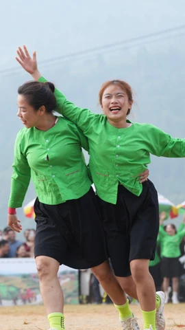 Đội Lâm Thượng vô địch Giải Bóng đá nữ các dân tộc thiểu số tỉnh Quảng Ninh mở rộng năm 2025 - Cúp VTV5. (Ảnh: VTV)