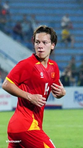 Tiền vệ Việt kiều Viktor Lê có lần đầu đá chính tại SEA Games 33. (Ảnh: Việt Anh/Vietnam+)