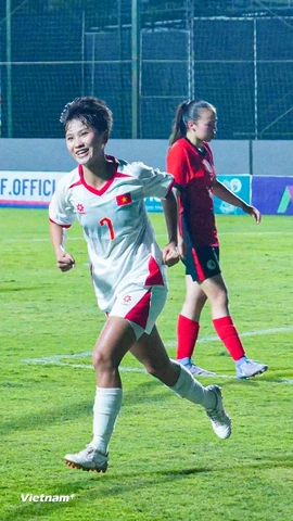 Hoài Trinh (số 7) tỏa sáng với cú đúp trong chiến thắng 6-0 của Đội tuyển U20 Nữ Việt Nam. (Ảnh: Việt Anh/Vietnam+)
