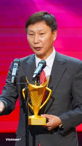 "Phù thủy" Kim Sang-sik và chuỗi 15 trận bất bại cùng đội tuyển Việt Nam