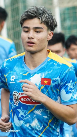 Cầu thủ Việt kiều Antonio Moric được đôn từ đội U19 để tập luyện cùng đội tuyển U23 Việt Nam. (Ảnh: Việt Anh/Vietnam+)