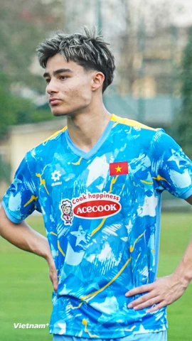 Sao Việt kiều Croatia Antonio Moric rạng rỡ trong buổi tập của U23 Việt Nam