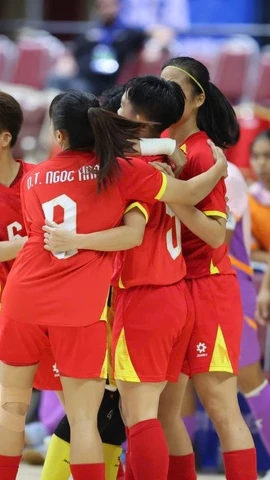 Đội tuyển Futsal Nữ Việt Nam "giải quyết" trận chung kết chỉ sau hơn 10 phút. (Ảnh: VFF)