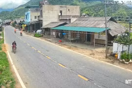Đối tượng di chuyển trên đường. (Ảnh do công an cung cấp).