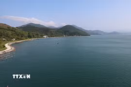 Đầm phá Tam Giang - Cầu Hai, hệ đầm phá nước lợ lớn nhất Đông Nam Á - nhìn từ cửa biển Tư Hiền, xã Vinh Lộc. (Ảnh: Hải Âu/TTXVN)
