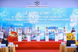 Thủ tướng Lê Minh Hưng và các đại biểu khởi công dự án nhà ở cho thuê và 5 đường sắt đô thị thành phố Hà Nội. (Ảnh: Dương Giang/TTXVN)
