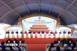 Tổng Bí thư, Chủ tịch nước Tô Lâm và các đại biểu thực hiện nghi thức khởi công. (Ảnh: Thống Nhất/TTXVN)