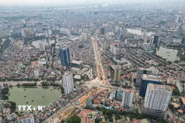Dự án đường Vành đai 1 đoạn Hoàng Cầu-Voi Phục (Hà Nội) với tổng mức đầu tư khoảng 7.200 tỷ đồng đang được các đơn vị thi công đẩy nhanh tiến độ. (Ảnh: Lê Đông/TTXVN)