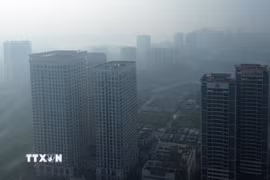 Hà Nội quyết liệt thực hiện nhiều biện pháp để kiểm soát, ứng phó với ô nhiễm không khí. (Ảnh: Phan Phương/TTXVN)