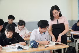 Hiện nay, việc lựa chọn môn thi tốt nghiệp THPT của học sinh đang có sự điều chỉnh theo hướng gắn liền với tổ hợp xét tuyển của các trường đại học và yêu cầu của thị trường lao động. (Ảnh: Bích Huệ/TTXVN)