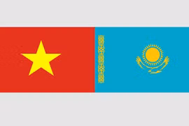 Quốc kỳ Việt Nam và Kazakhstan. (Nguồn: Vietnam+)