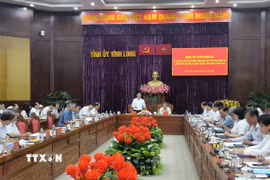 Phó Thủ tướng Trần Hồng Hà và đại diện các bộ, ngành Trung ương đã làm việc với 4 tỉnh Vĩnh Long, Đồng Tháp, Cà Mau, An Giang. (Ảnh: Huỳnh Phúc Hậu/TTXVN)