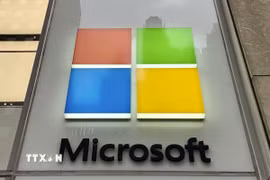 Biểu tượng Microsoft tại một cửa hàng ở New York, Mỹ. (Ảnh: Kyodo/TTXVN)