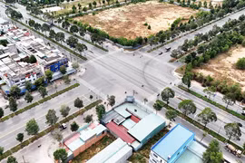 Điểm giao đường Vành đai 4 Thành phố Hồ Chí Minh với đường Mỹ Phước-Tân Vạn. (Ảnh: Hồng Đạt/TTXVN)