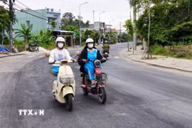Tuyến đường ĐT601 đoạn qua xã Hòa Liên (Đà Nẵng) đã được sửa chữa, thảm nhựa mới. (Ảnh: Quốc Dũng/TTXVN)