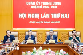 Tổng Bí thư, Chủ tịch nước Tô Lâm cùng Thủ tướng Lê Minh Hưng, Chủ tịch Quốc hội Trần Thanh Mẫn và Đại tướng Phan Văn Giang, Ủy viên Bộ Chính trị. Phó Bí thư Quân ủy Trung ương, Phó Thủ tướng, Bộ trưởng Quốc phòng chủ trì Hội nghị lần thứ hai Quân ủy Trung ương nhiệm kỳ 2025-2030. (Ảnh: Thống Nhất/TTXVN)