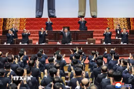 Nhà lãnh đạo Triều Tiên Kim Jong Un (thứ 4, trái) tại kỳ họp thứ nhất của Quốc hội tại Bình Nhưỡng, ngày 22/3/2026. (Ảnh: Yonhap/TTXVN)