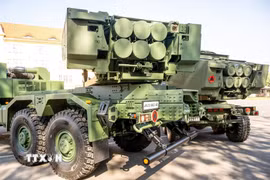 Hệ thống Pháo phản lực cơ động cao M142 (HIMARS). (Ảnh: PAP/TTXVN)