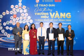 Các doanh nghiệp nhận giải thưởng cho các doanh nghiệp “Thương hiệu Vàng Thành phố Hồ Chí Minh” lần thứ 6 năm 2026. (Ảnh: Thanh Vũ/TTXVN)