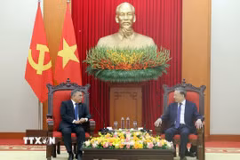 Tổng Bí thư Tô Lâm tiếp Đại sứ Philippines tại Việt Nam Meynardo Los Banos Montealegre. (Ảnh: Thống Nhất/TTXVN)