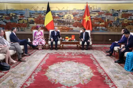 Nhà Vua, Hoàng hậu Vương quốc Bỉ cùng đoàn đại biểu cấp cao thăm và làm việc tại thành phố Hải Phòng. (Ảnh: Hoàng Ngọc/TTXVN)