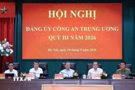 Tổng Bí thư, Chủ tịch nước Tô Lâm và các đồng chí Ủy viên Bộ Chính trị, Ủy viên Thường vụ Đảng ủy Công an Trung ương chủ trì Hội nghị. (Ảnh: Thống Nhất/TTXVN)