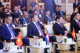 Đại tướng Lương Tam Quang, Bộ trưởng Bộ Công an với các đại biểu tham dự Hội nghị. (Ảnh: Phạm Kiên/TTXVN)