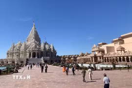 Akshardham trải rộng trên diện tích khoảng 74,1 ha, trở thành một trong những quần thể đền thờ Hindu lớn nhất ngoài Ấn Độ. (Ảnh: Ngọc Quang/TTXVN)