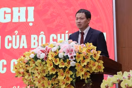 Ông Vũ Hồng Văn, tân Bí thư Tỉnh ủy Đồng Nai phát biểu nhận nhiệm vụ. (Ảnh: Công Phong/TTXVN)