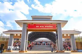 Trường Phổ thông nội trú liên cấp Tiểu học và Trung học cơ sở Si Pa Phìn. (Ảnh minh họa: Xuân Tư/TTXVN)