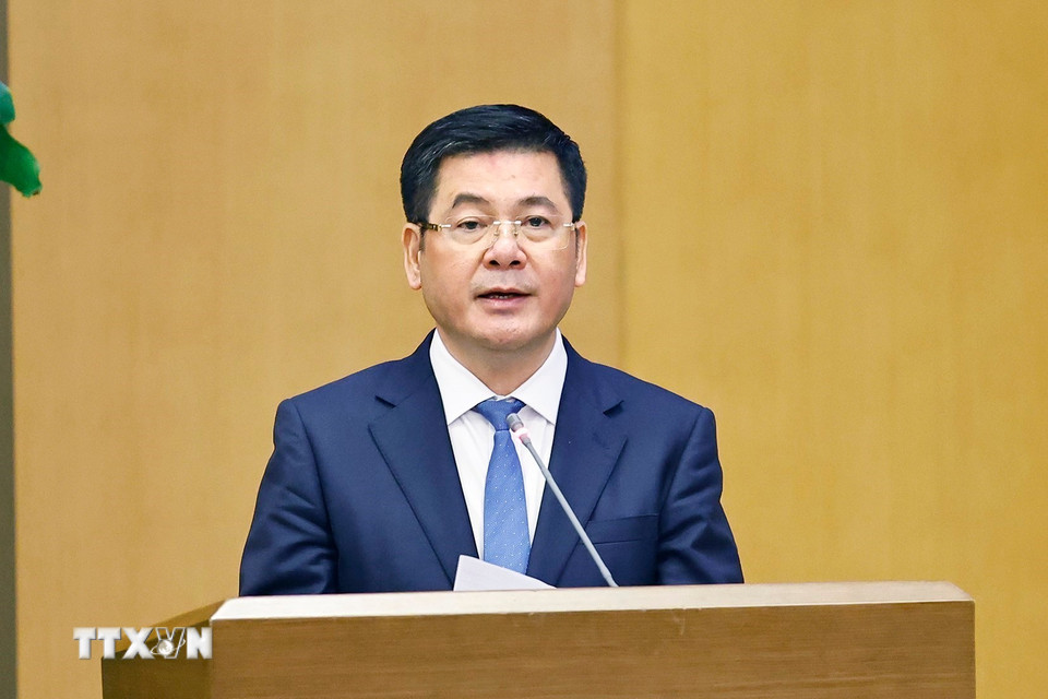 Phó Bí thư chuyên trách Đảng ủy Quốc hội Nguyễn Hồng Diên phát biểu. (Ảnh: Doãn Tấn/TTXVN)