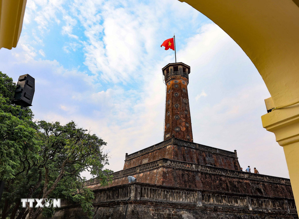 Cột cờ Hà Nội (còn gọi là Kỳ Đài Hà Nội) là một di tích tiêu biểu trong quần thể các di tích thuộc Di sản thế giới Khu trung tâm Hoàng Thành Thăng Long-Hà Nội. (Ảnh: Thanh Tùng/TTXVN)