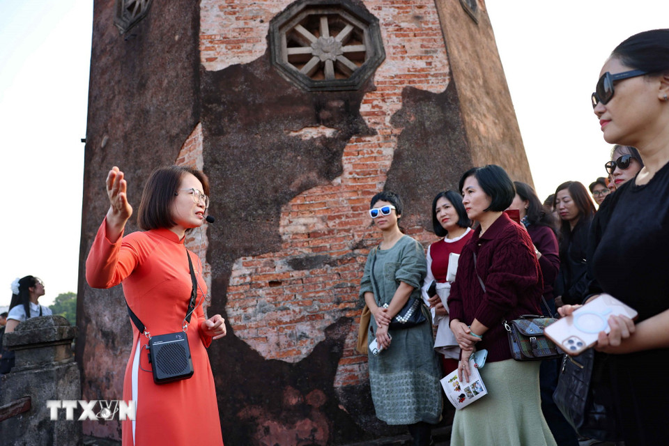 “Ký ức Cột cờ” - một sản phẩm du lịch văn hóa-lịch sử mới, nhằm tôn vinh giá trị biểu tượng của Cột cờ Hà Nội trong không gian Hoàng thành Thăng Long. (Ảnh: Thanh Tùng/TTXVN)