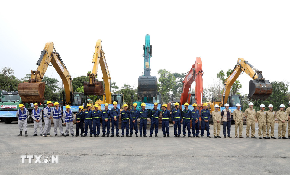 Dự án cầu Tứ Liên chính thức khởi công. (Ảnh: Quốc Khánh/TTXVN)