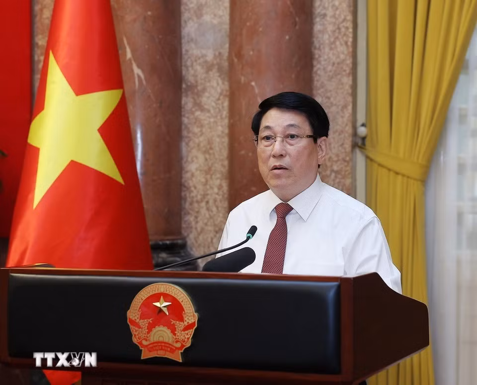 Chủ tịch nước Lương Cường phát biểu tại buổi gặp mặt các nhà báo tiêu biểu toàn quốc. (Ảnh: Lâm Khánh/TTXVN)