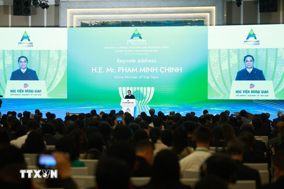 Thủ tướng Phạm Minh Chính phát biểu tại Diễn đàn Tương lai ASEAN 2025. (Ảnh: Dương Giang/TTXVN)