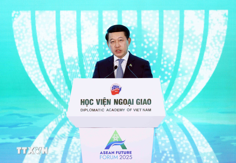 Phó Thủ tướng Lào, Chủ tịch ASEAN 2024 Saleumxay Kommasith phát biểu. (Ảnh: An Đăng/TTXVN)