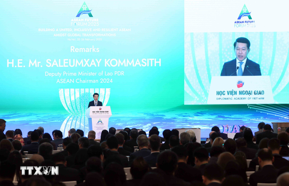 Phó Thủ tướng Lào, Chủ tịch ASEAN 2024 Saleumxay Kommasith phát biểu. (Ảnh: An Đăng/TTXVN)