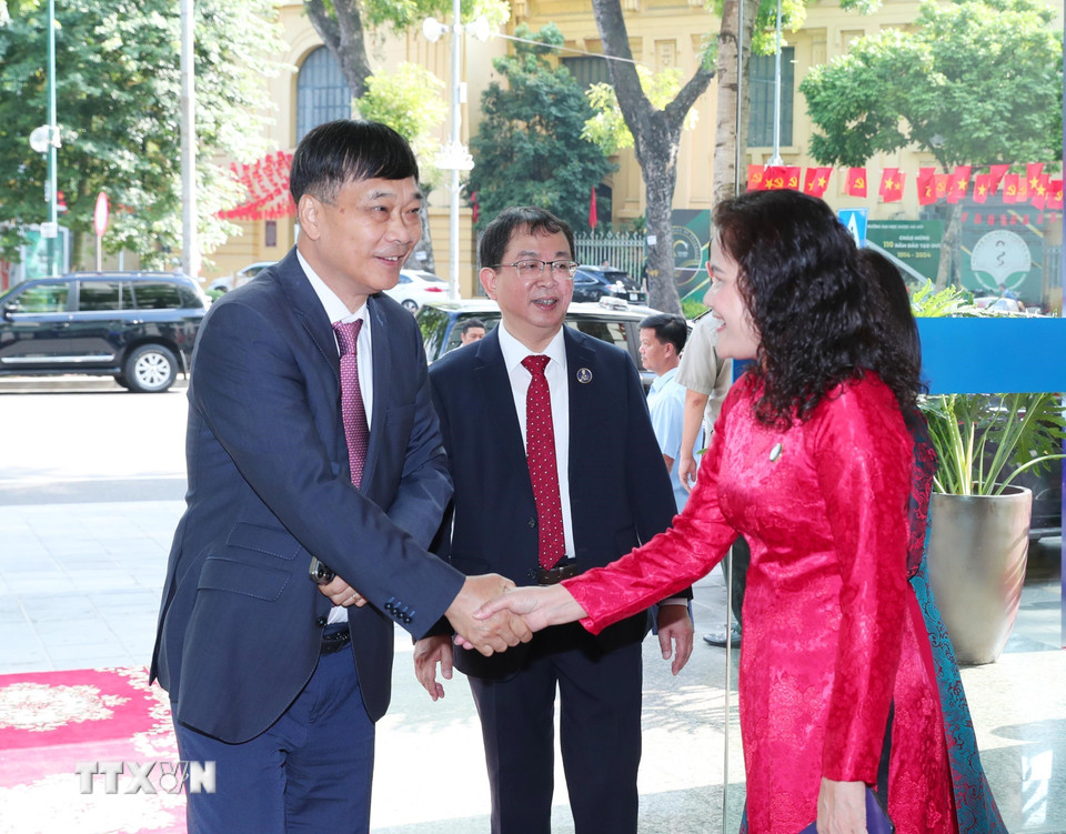 Phó Chủ tịch Quốc hội Vũ Hồng Thanh đến dự Lễ kỷ niệm 80 năm Ngày truyền thống Thông tấn xã Việt Nam. (Ảnh: Trọng Đức/TTXVN)