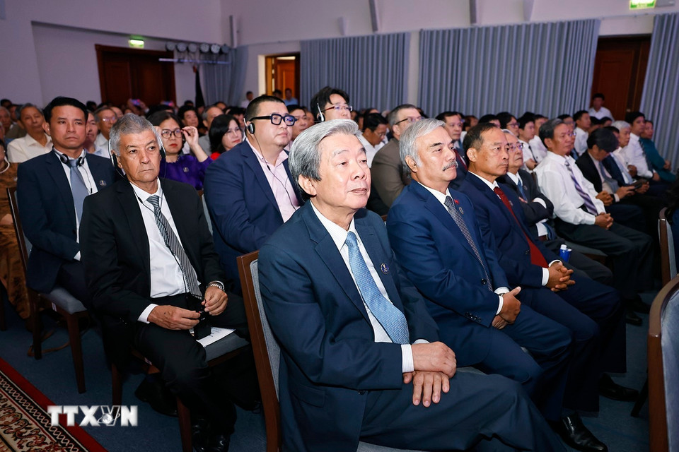 Các đại biểu trong nước và quốc tế dự lễ kỷ niệm. (Ảnh: Doãn Tấn/TTXVN)