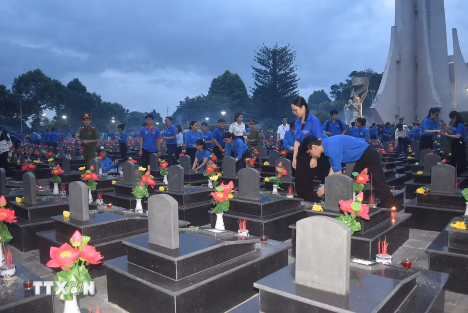 Nghĩa trang Liệt sỹ tỉnh Đắk Lắk là nơi an nghỉ của gần 2.400 anh hùng liệt sỹ đã hiến dâng tuổi thanh xuân cho đất nước. (Ảnh: Nguyên Dung/TTXVN)