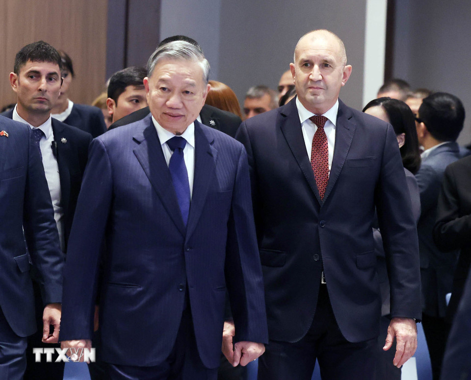 Tổng Bí thư Tô Lâm và Tổng thống Rumen Radev đến dự Diễn đàn Doanh nghiệp Việt Nam- Bulgaria. (Ảnh: Thống Nhất/TTXVN)